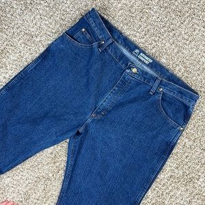 Wrangler Premium Performance Advanced Comfort Cowboy Cut Regular Fit Jean